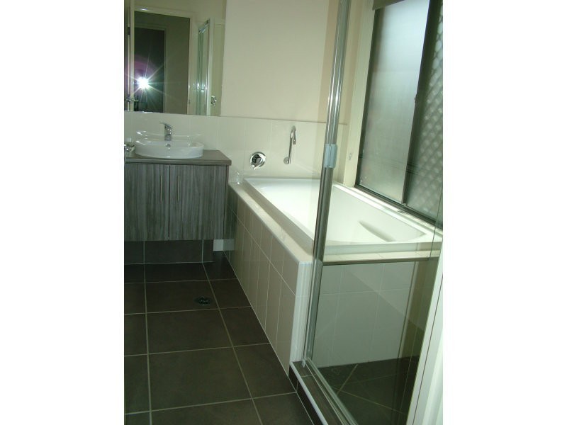 102 ALAN CRES, Eight Mile Plains QLD 4113