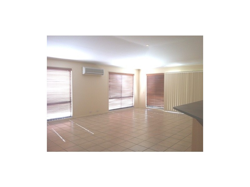 33 NOELANA STREET, Sunnybank Hills QLD 4109