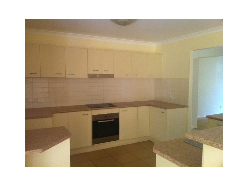 26 LILLYDALE PL, Calamvale QLD 4116