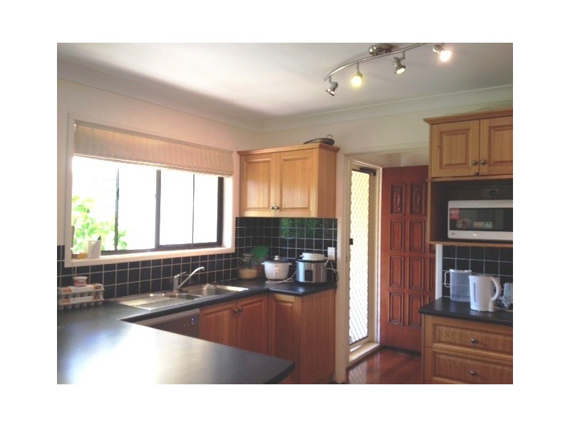 11 TROOD STREET, Macgregor QLD 4109