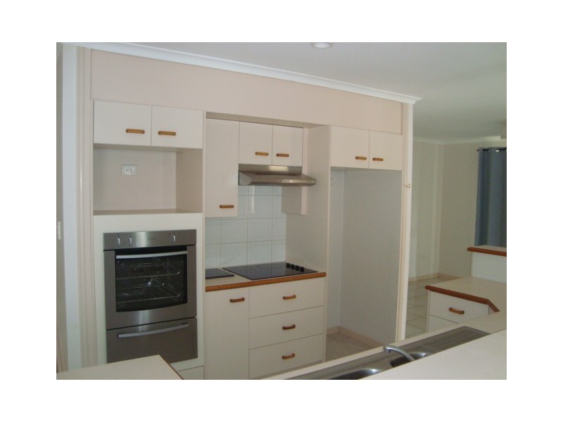 115 PENSON ST, Stretton QLD 4116