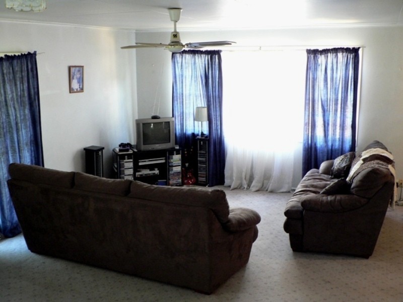 11 Springfield Street, Macgregor QLD 4109