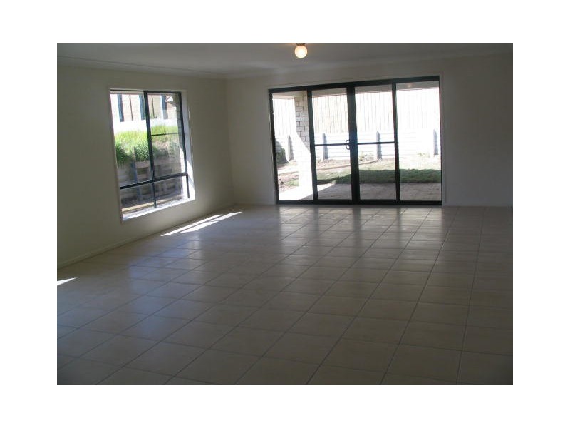 29 Bobbie Street, Parkinson QLD 4115