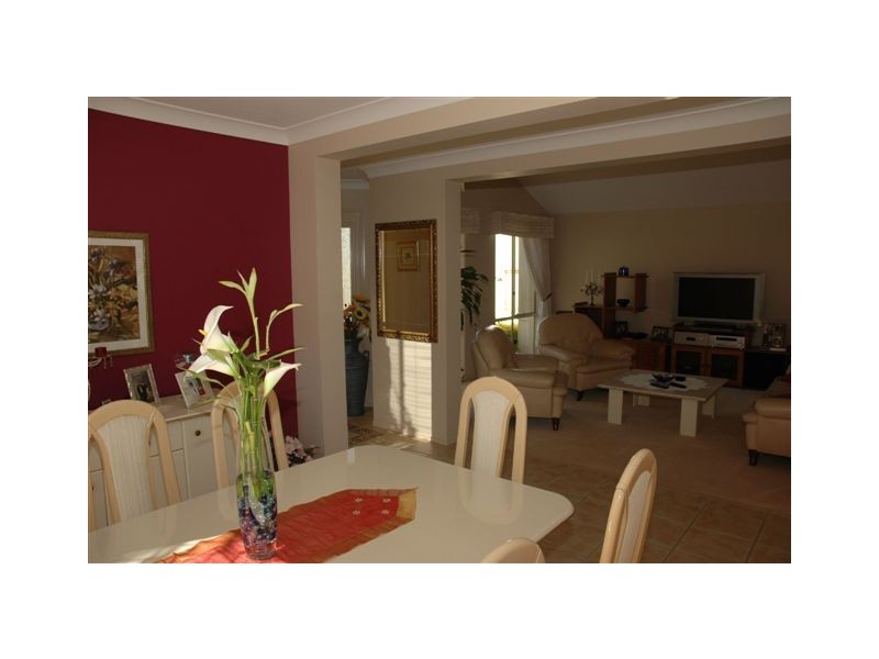 14 Regal Place, Eight Mile Plains QLD 4113