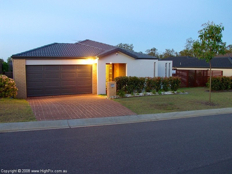 62 Mapelton Circuit, Parkinson QLD 4115