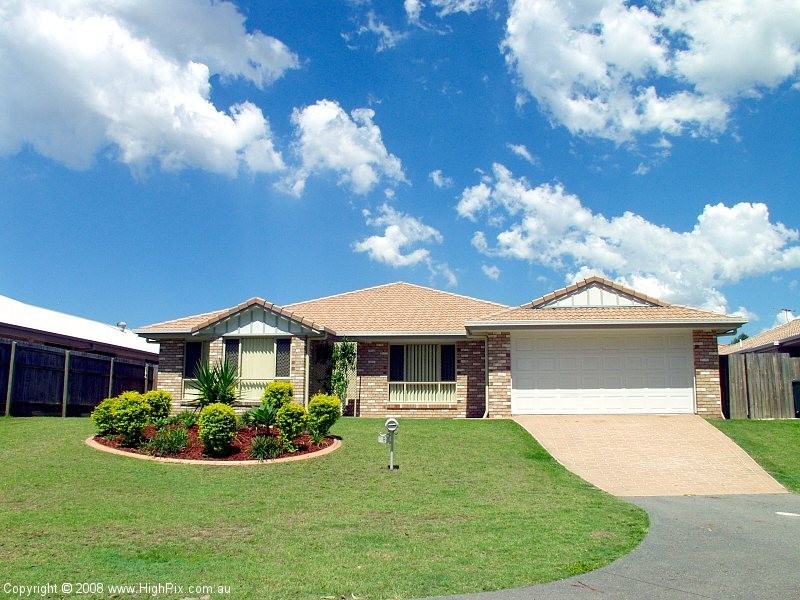 9 Innes Close, Parkinson QLD 4115