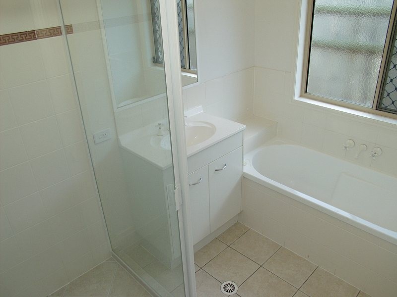 9 Innes Close, Parkinson QLD 4115