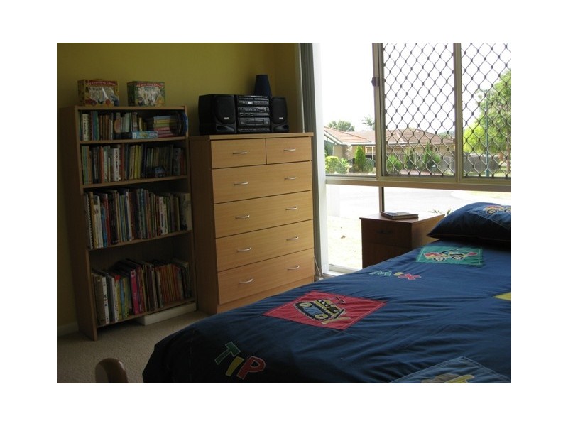 8 Gumnut Court, Calamvale QLD 4116