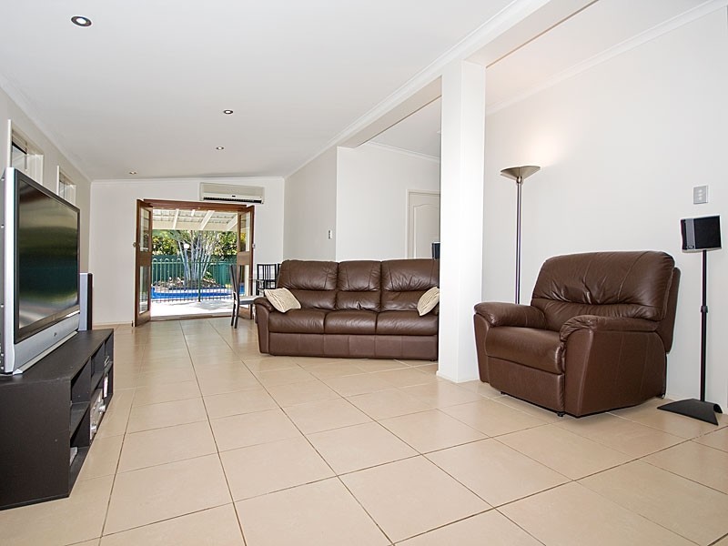 79 Ditton Rd, Sunnybank Hills QLD 4109