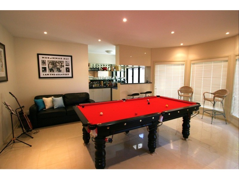 95 The Parkway, Stretton QLD 4116