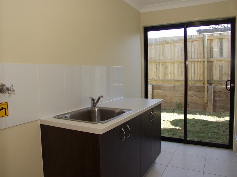 5 Crawford Place, Calamvale QLD 4116