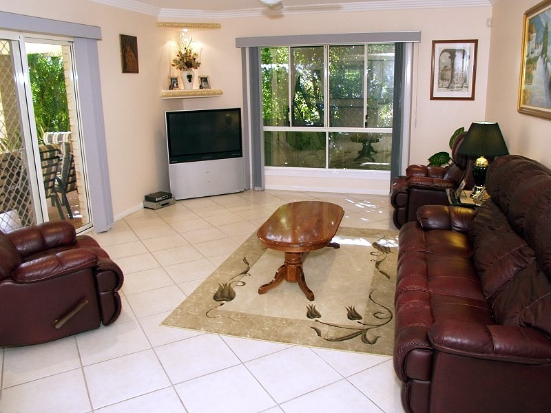 11 Mitchell Place, Parkinson QLD 4115