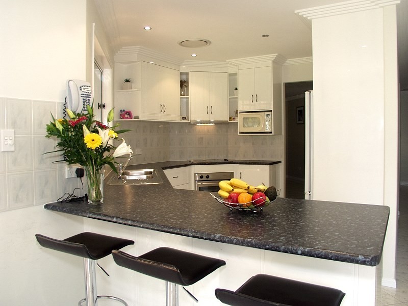 24 Bowood Place, Parkinson QLD 4115