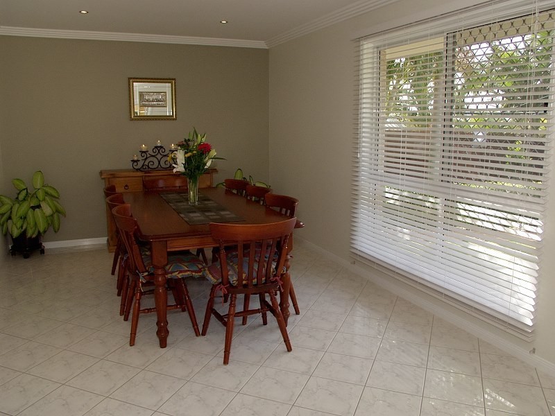 24 Bowood Place, Parkinson QLD 4115