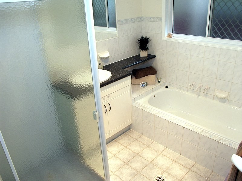 24 Bowood Place, Parkinson QLD 4115