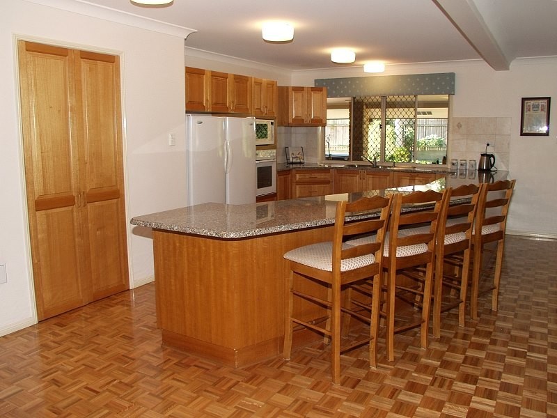 7 Ellesmere Place, Parkinson QLD 4115