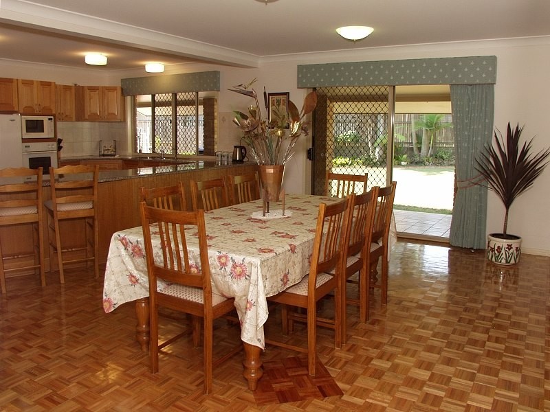 7 Ellesmere Place, Parkinson QLD 4115