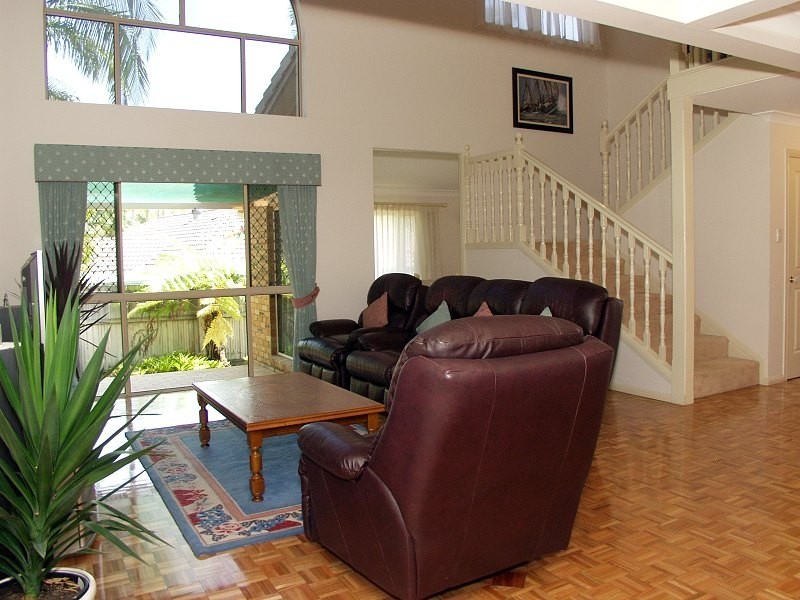 7 Ellesmere Place, Parkinson QLD 4115