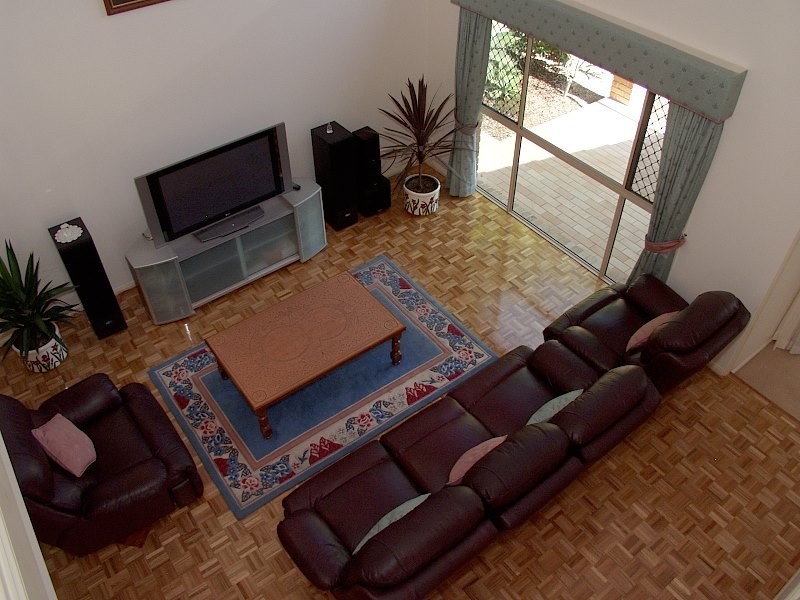 7 Ellesmere Place, Parkinson QLD 4115
