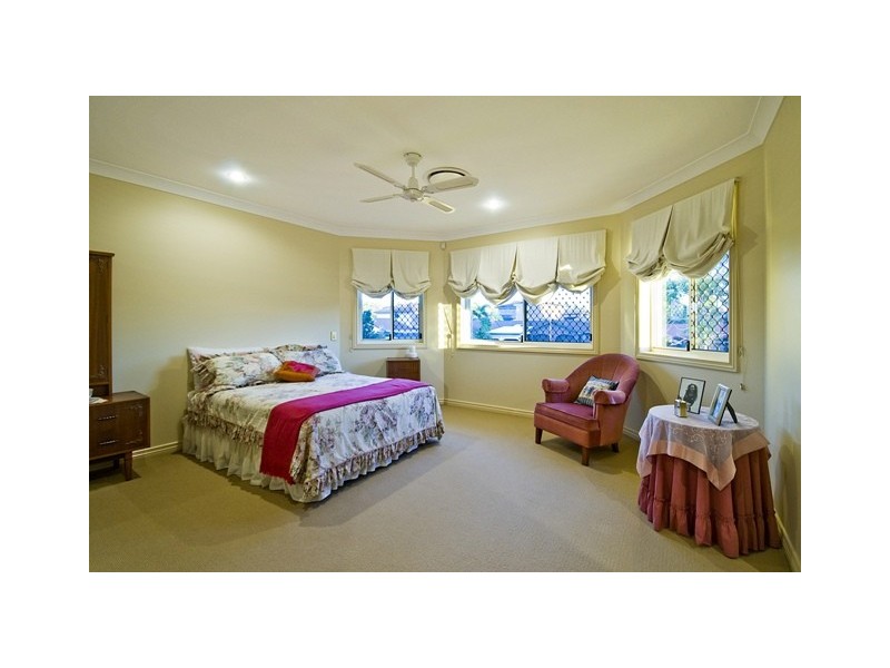 2 Satch Ct, Eight Mile Plains QLD 4113