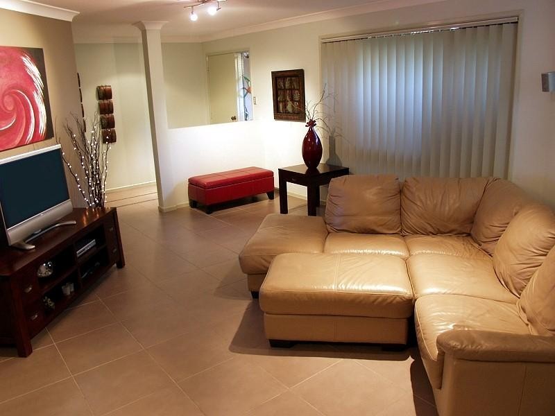 11 Balgownie Crescent, Parkinson QLD 4115
