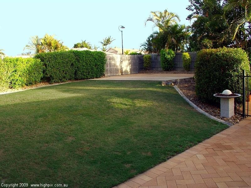 11 Balgownie Crescent, Parkinson QLD 4115