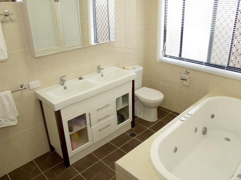 52 Riverina Street, Calamvale QLD 4116