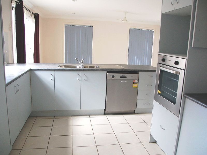 14 Tuckeroo Place, Sunnybank Hills QLD 4109