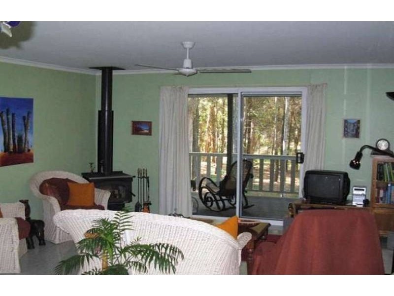 12 George Street, Coochiemudlo Island QLD 4184