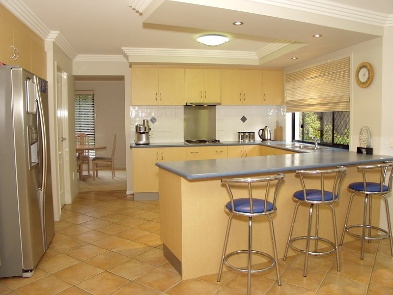 2 Crystal Court, Parkinson QLD 4115