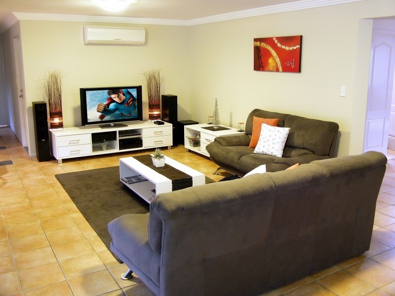 2 Crystal Court, Parkinson QLD 4115