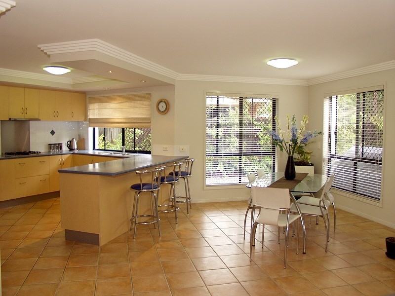 2 Crystal Court, Parkinson QLD 4115