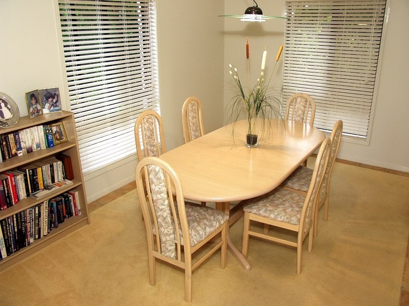 2 Crystal Court, Parkinson QLD 4115