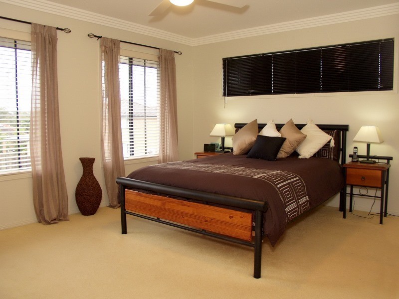 2 Crystal Court, Parkinson QLD 4115