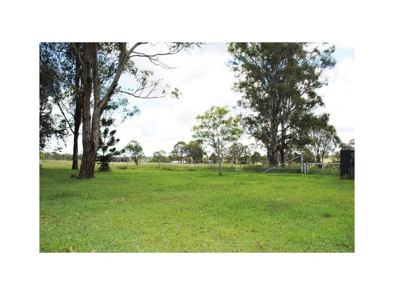 72 Dundee Road, North Maclean QLD 4280