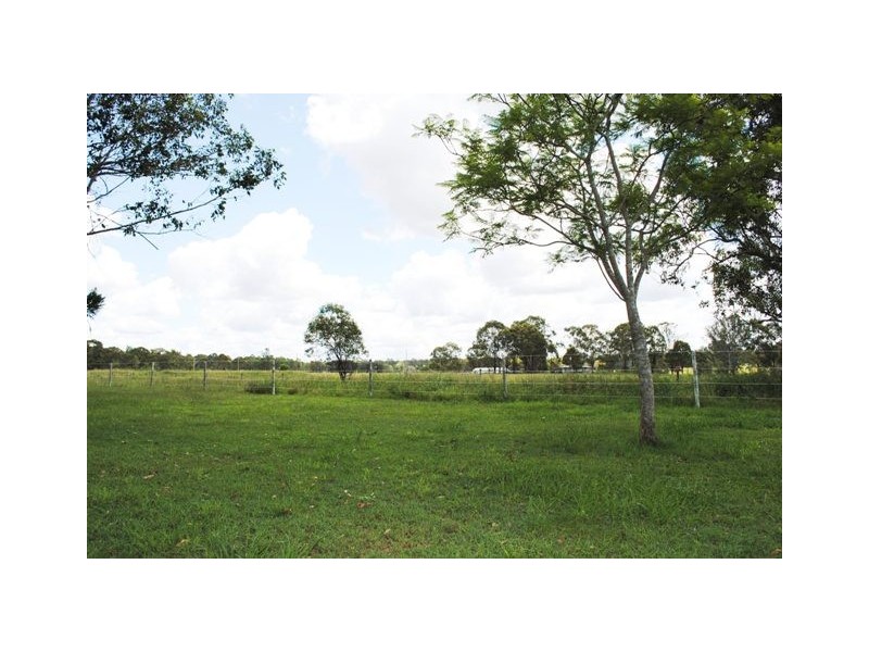72 Dundee Road, North Maclean QLD 4280