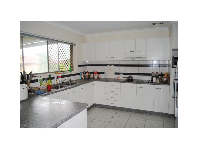 100 Wadley Street, Macgregor QLD 4109