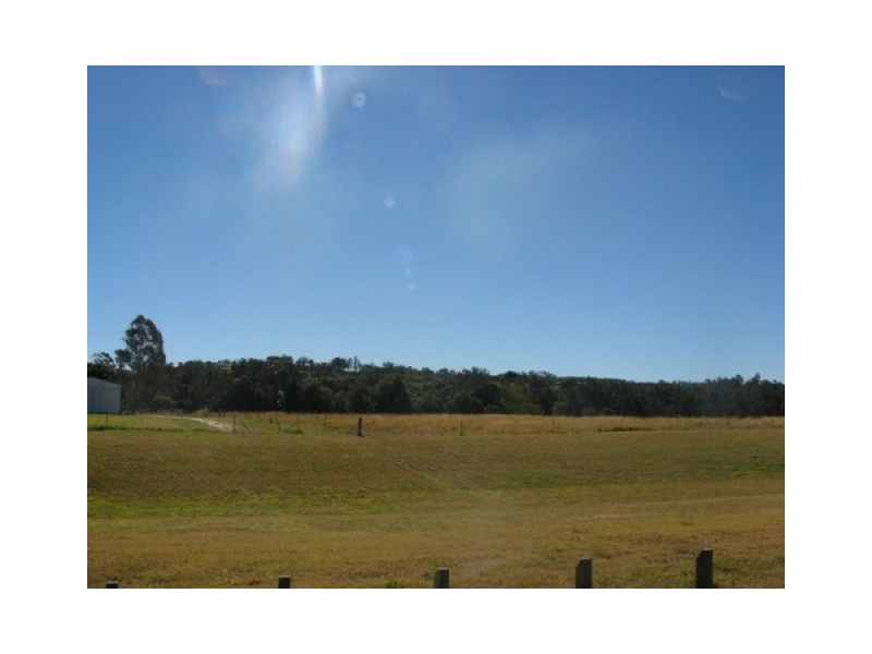 6 Sovereign Way, Samford Valley QLD 4520