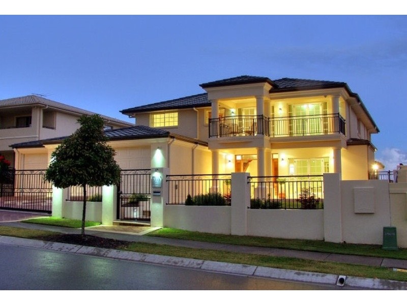 135 The Parkway, Stretton QLD 4116