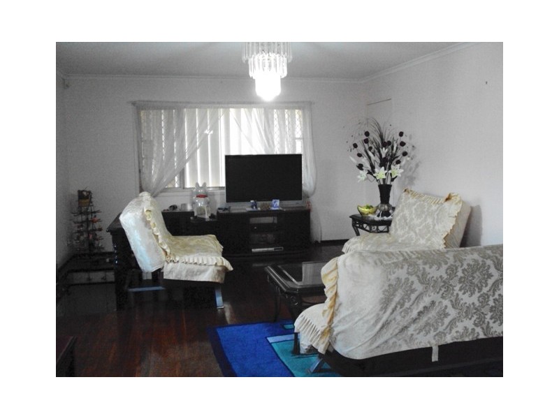 9 Kidd Street, Robertson QLD 4109