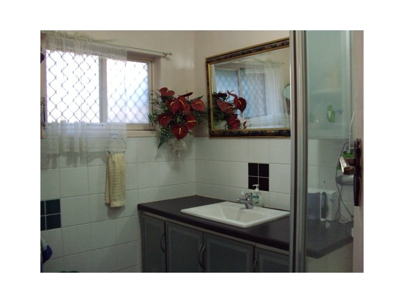 9 Kidd Street, Robertson QLD 4109