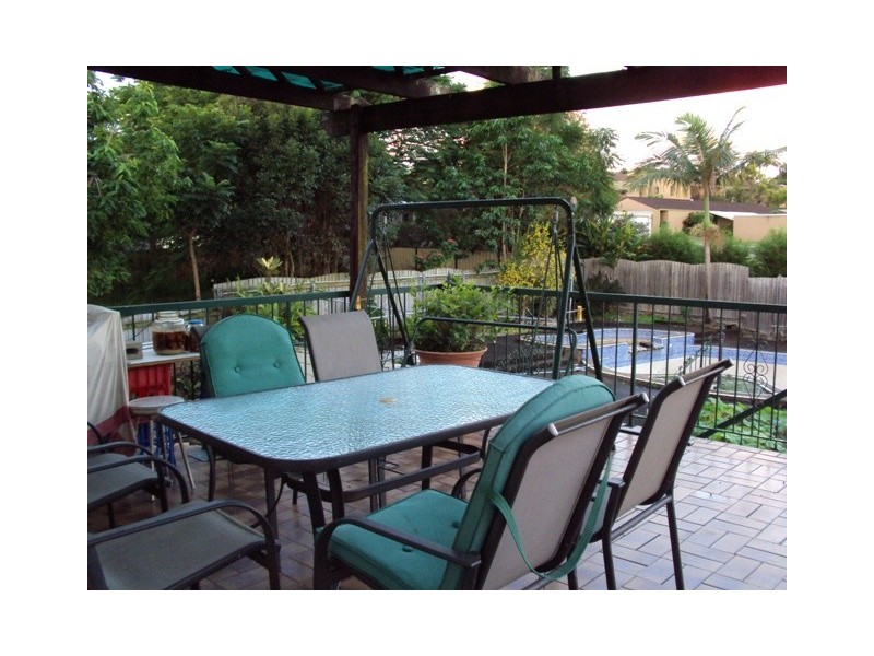 9 Kidd Street, Robertson QLD 4109