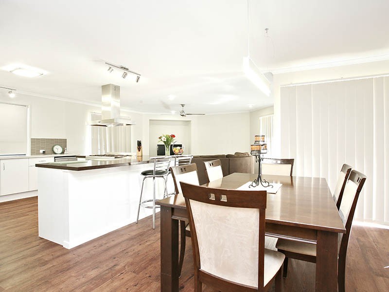25 Pole Crescent, New Beith QLD 4124