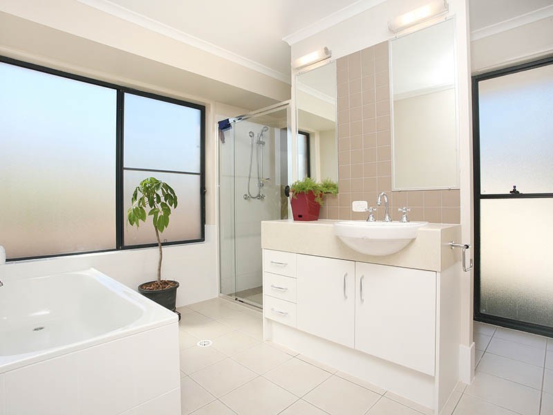 25 Pole Crescent, New Beith QLD 4124