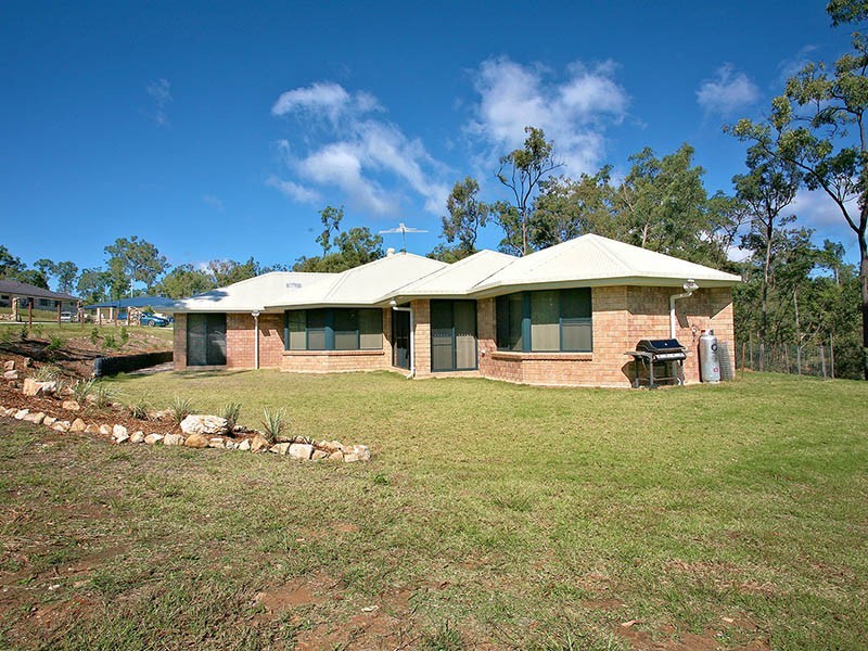 25 Pole Crescent, New Beith QLD 4124