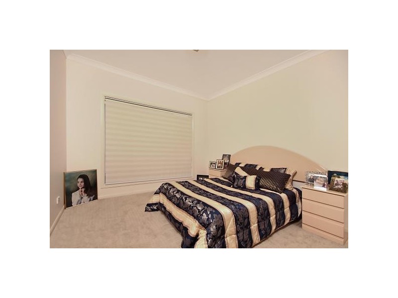 15 Wisteria Place, Calamvale QLD 4116