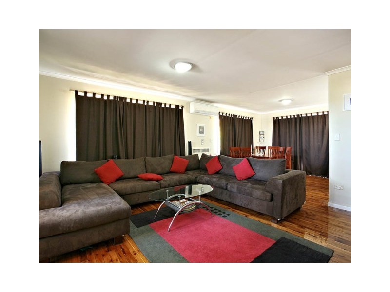 76 Browns Plains Rd, Browns Plains QLD 4118