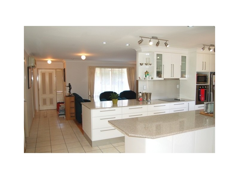 25 Solandra Crescent, Calamvale QLD 4116