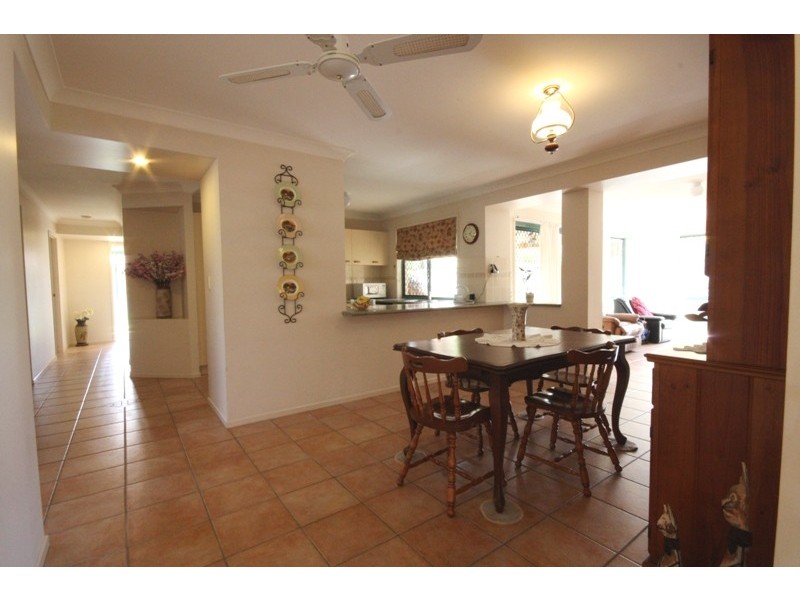 4 Silky Oak Court, Calamvale QLD 4116