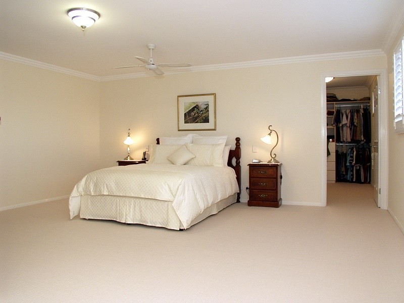 135 The Parkway, Stretton QLD 4116